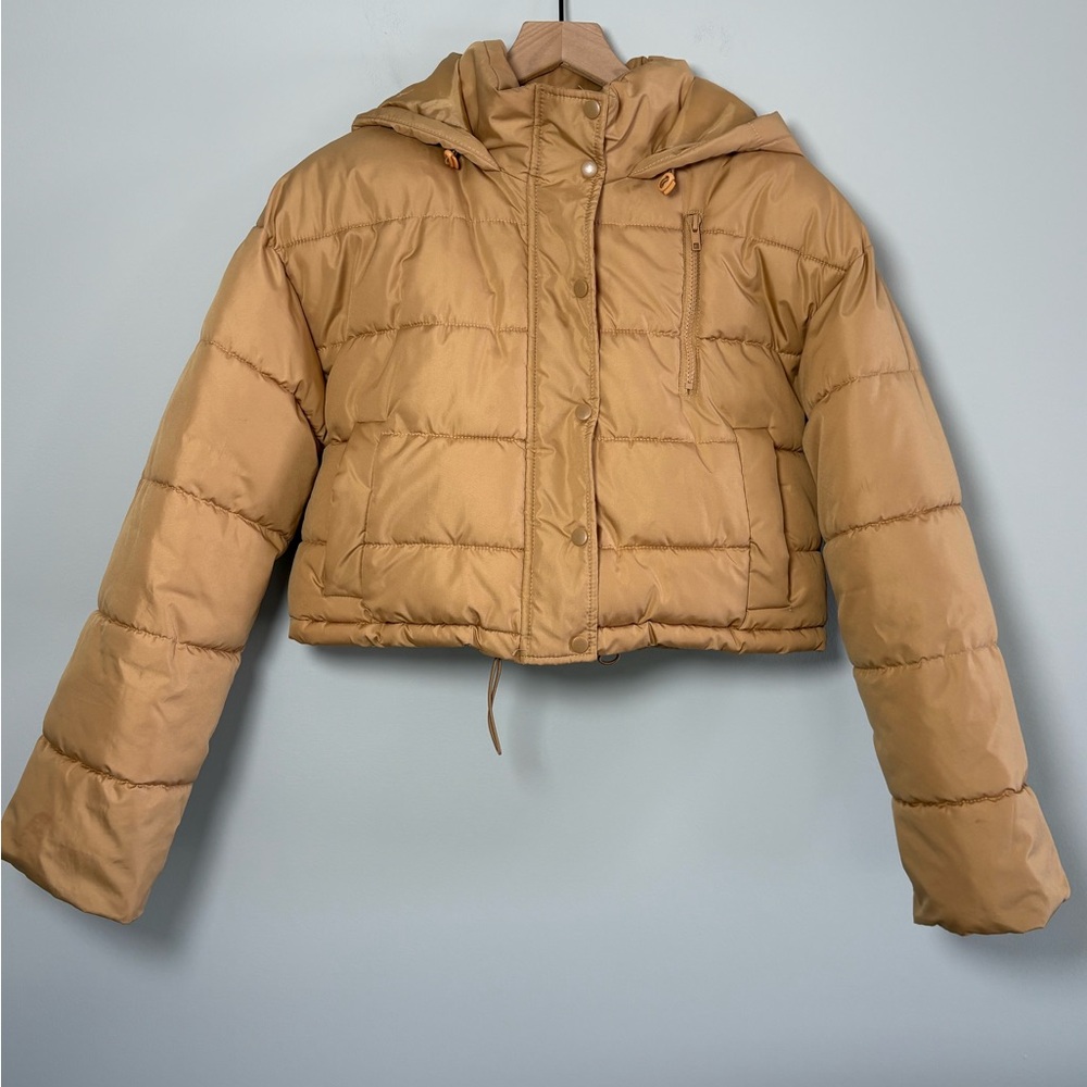 La Hearts Cropped Puffer Jacket in Camel Tan